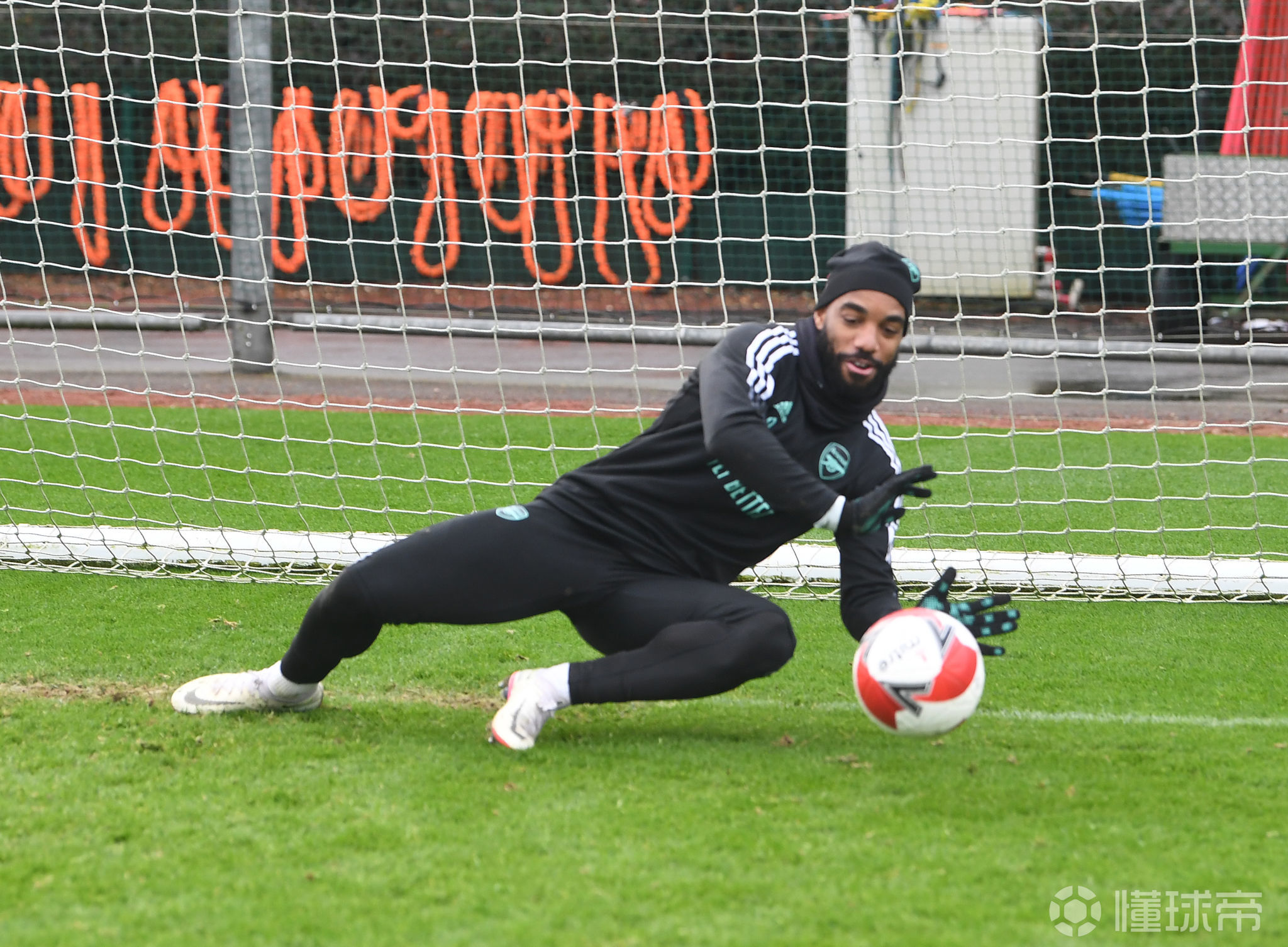 赛后瓦伦西亚备战足总杯;刷新队史纪录细节曝光;震撼外界;临场指挥获称赞 -友博体育入口